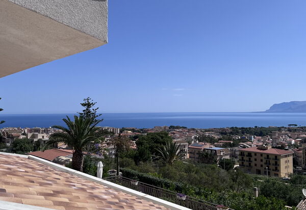 Castellammare: Buitenkanten, Keer bekeken