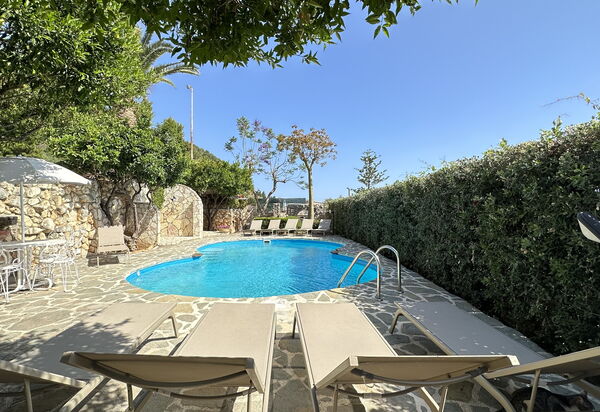 Castellammare: Buitenkanten, zwembad