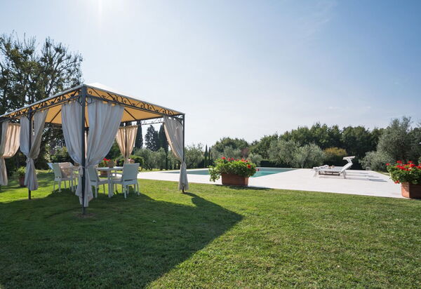 Villa Fontine: bassin, Extérieur, Jardin