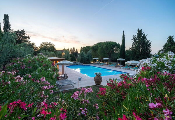 Montelopio: bassin, Extérieur, Extérieurs, Jardin