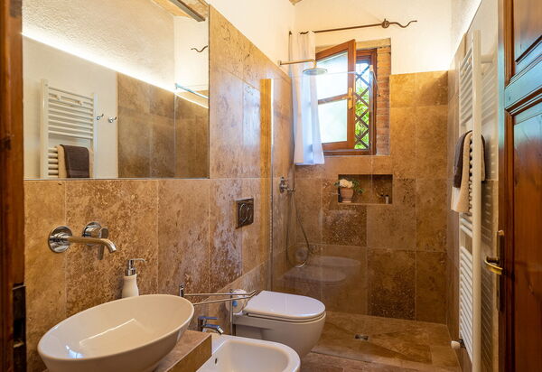 Montelopio: Salle de bain