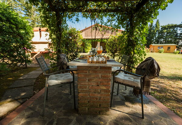 Montelopio: Extérieur, Jardin