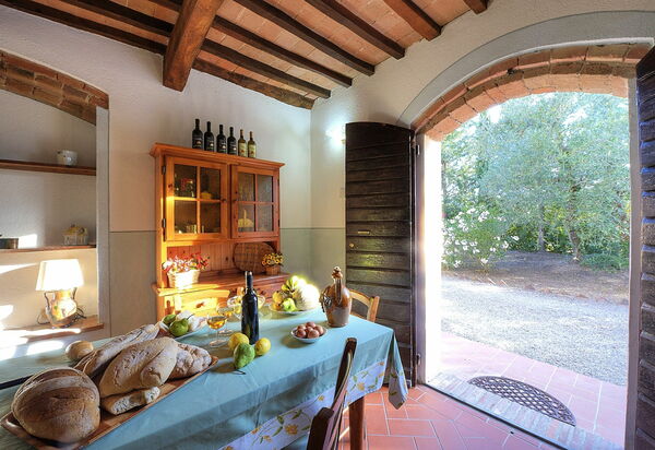 Montelopio: Cuisine, Salle à manger, Salon