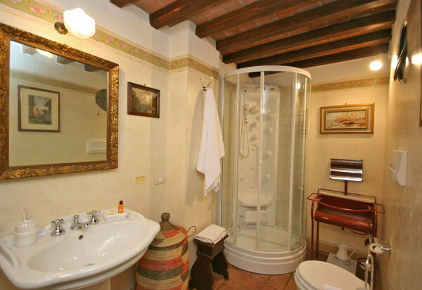 Santo Agostino: Badeværelse