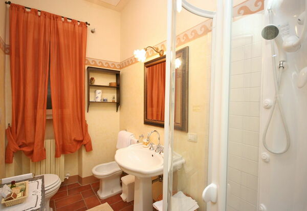 Santo Agostino: Badeværelse