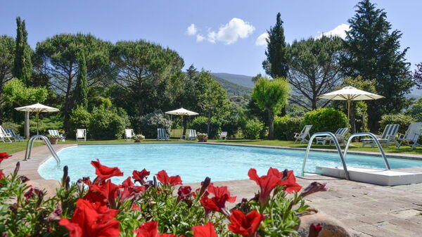 San Pietro: бассейн, Сад