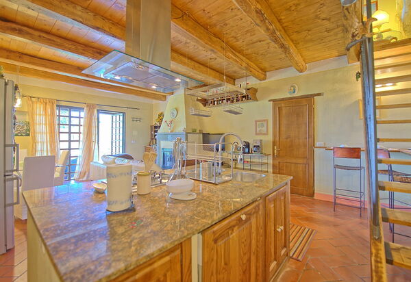 Villa Margherita: Frokostlokale, Køkken, Stue