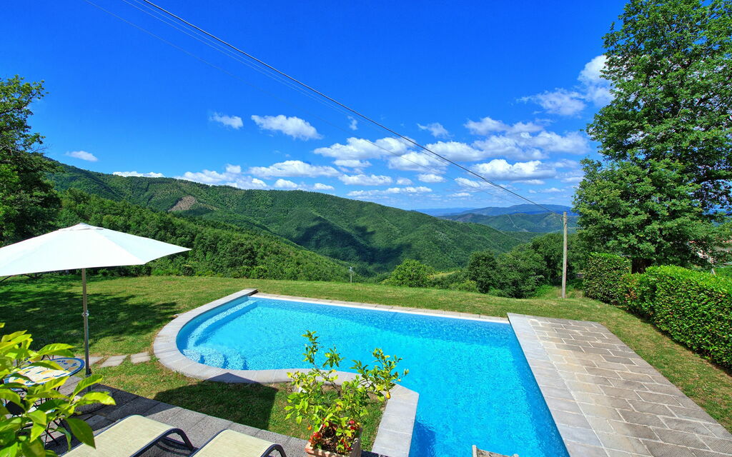 Villa Margherita: бассейн, Сад