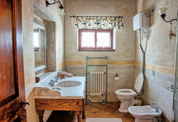 Villa Petrognano: Ванная комната