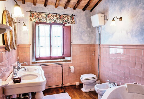 Villa Petrognano: Ванная комната