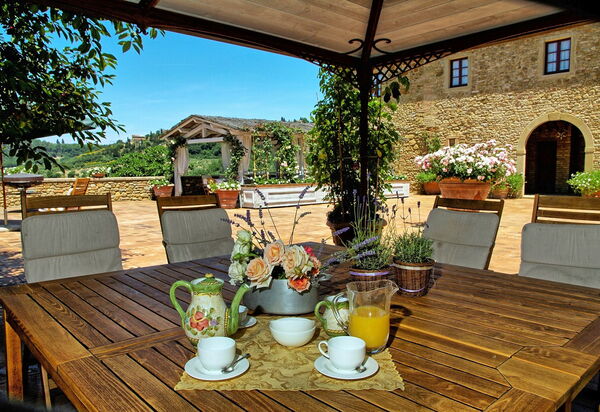 Villa Petrognano: Балкон / Терраса / Патио