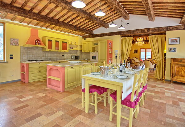 Villa Contessa: Esszimmer, Küche