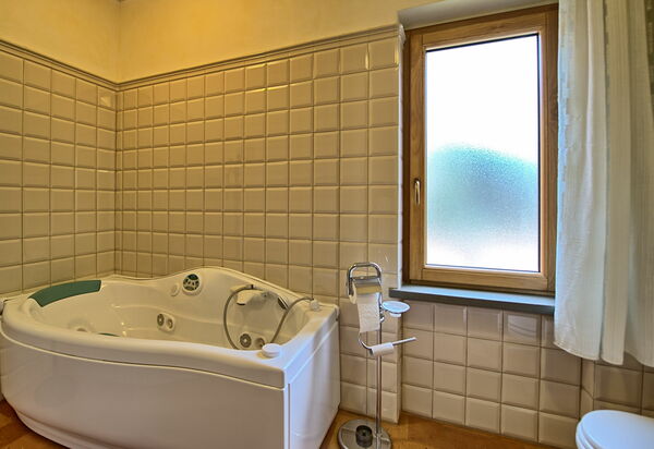 Villa Contessa: Bad, Whirlpool