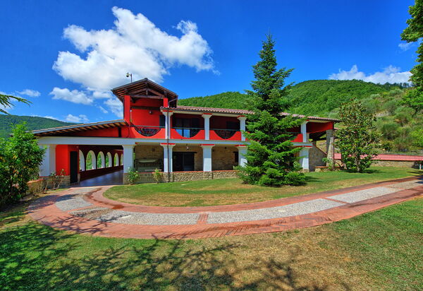 Villa Contessa: Außen, Garten