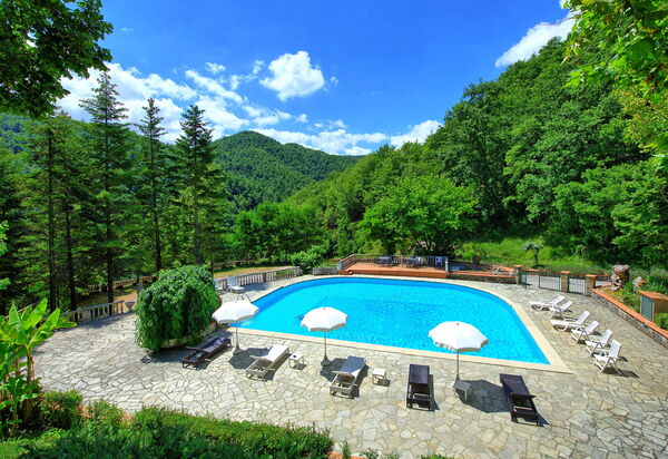 Villa Contessa: Schwimmbad