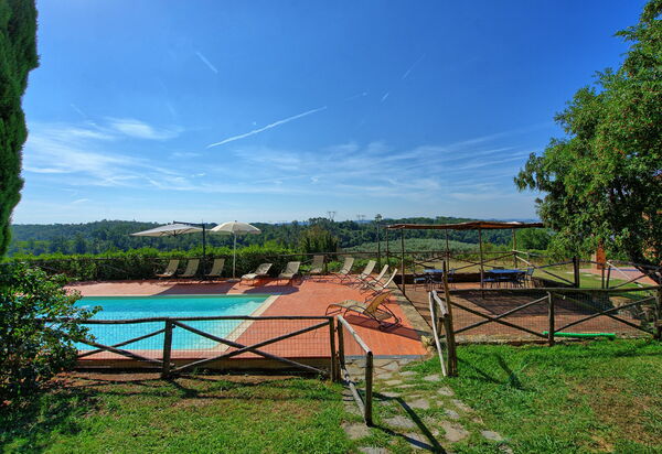 Il Frantoio: бассейн, Взгляды, Сад