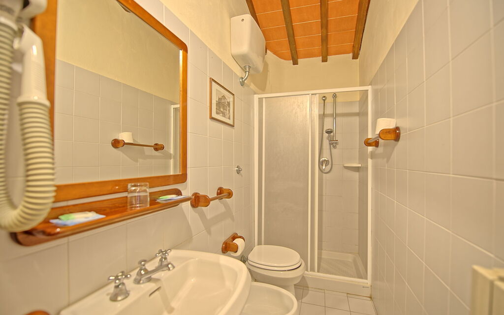 Il Frantoio: Bathroom