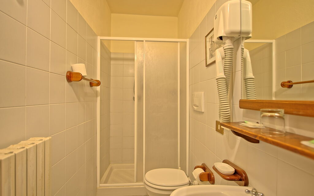 Il Frantoio: Bathroom