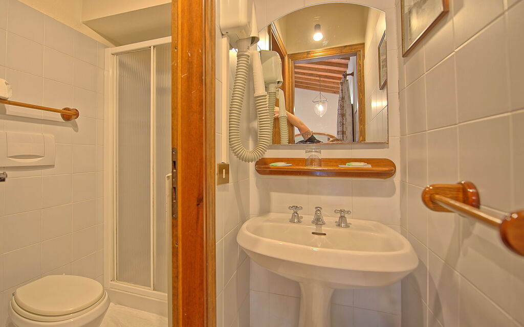 Il Frantoio: Bathroom