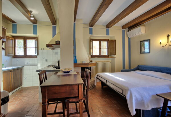 Fornacino: Esszimmer, Küche, Wohnzimmer