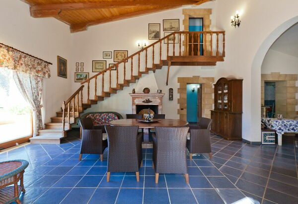 Villa Erice: Гостиная, Столовая