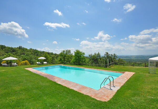 Podere Orietta: бассейн