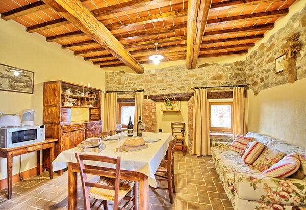 Podere Orietta: Столовая