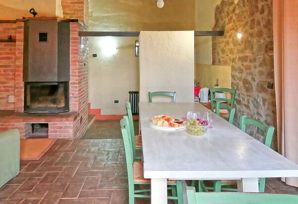 Podere Orietta: Гостиная, Столовая