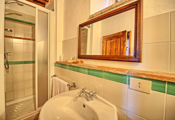 Le Fonti: Bathroom