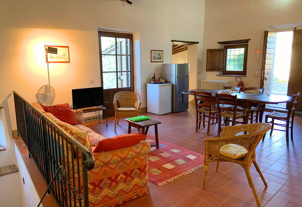 Le Fonti: Dining Room, Living Room