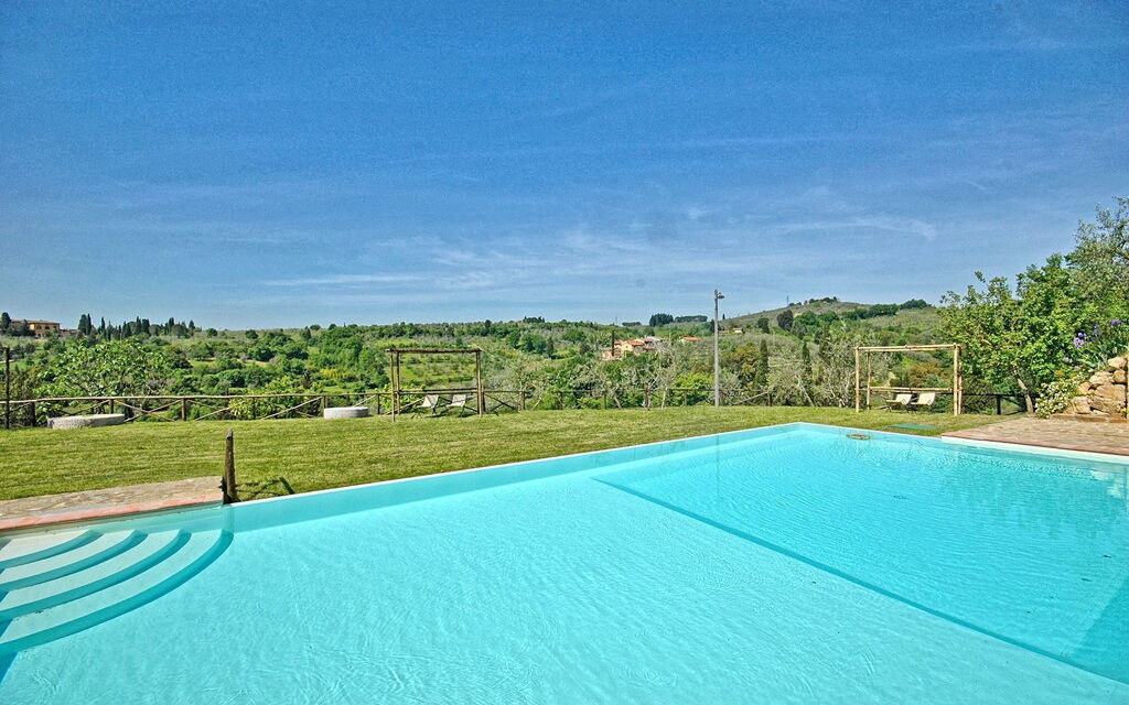 Le Fonti: бассейн