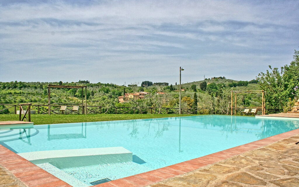 Le Fonti: бассейн