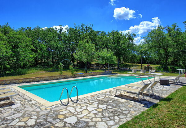 San Donato: бассейн