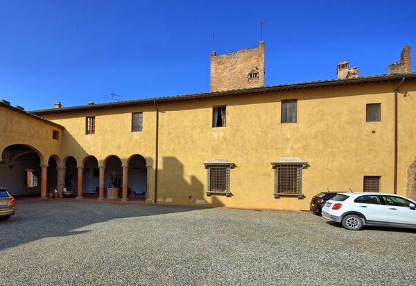 Certaldo: Экстерьеры