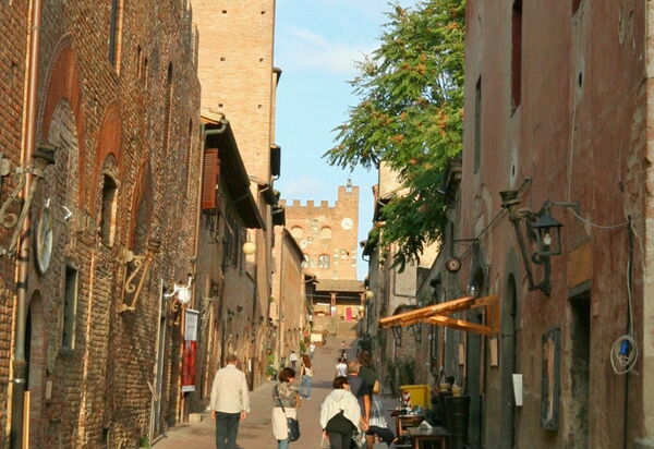 Certaldo: Взгляды