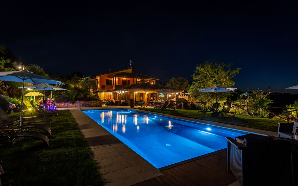 Villa Amadeo: Buitenkanten, Buitenshuis, Tuin, zwembad