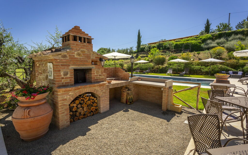 Villa Amadeo: Balkon / terras / patio, Buitenkanten, Buitenshuis, Tuin