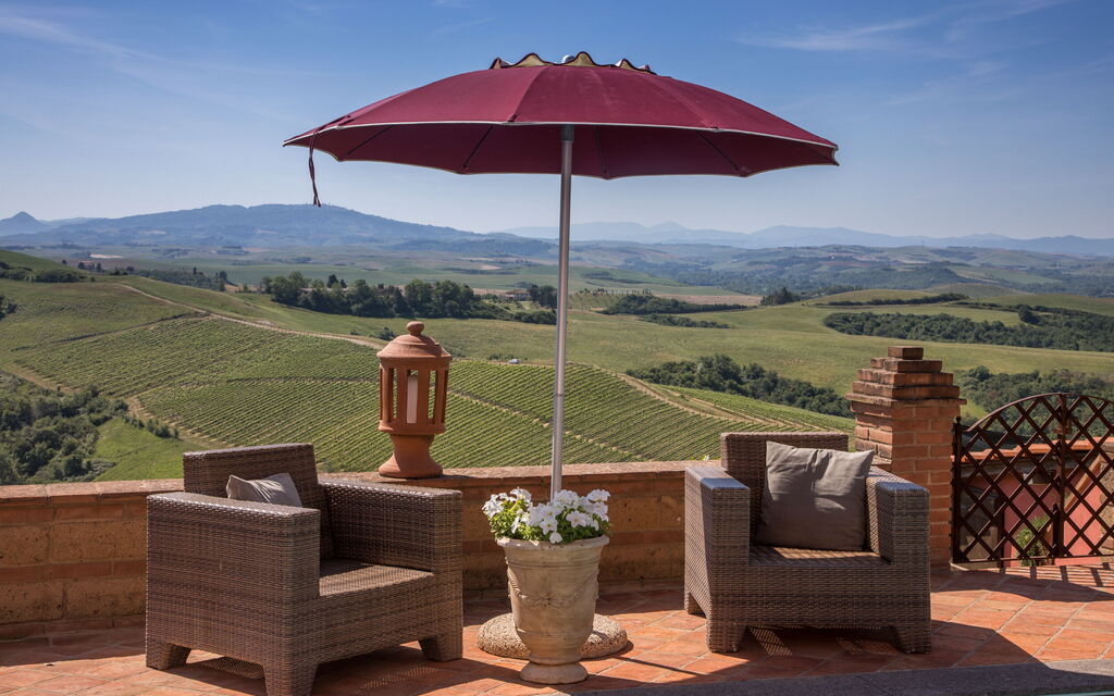 Villa Angelica: Ansichten, Außen, Draussen