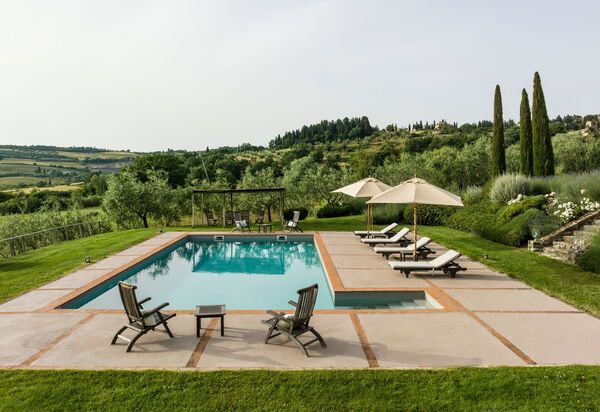 Villa Danilo: бассейн, Взгляды, Открытый, Сад, Экстерьеры