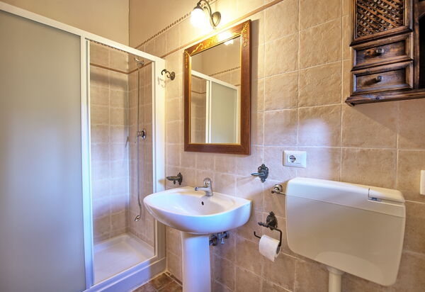 Villa Lo Scoiattolo: Bad