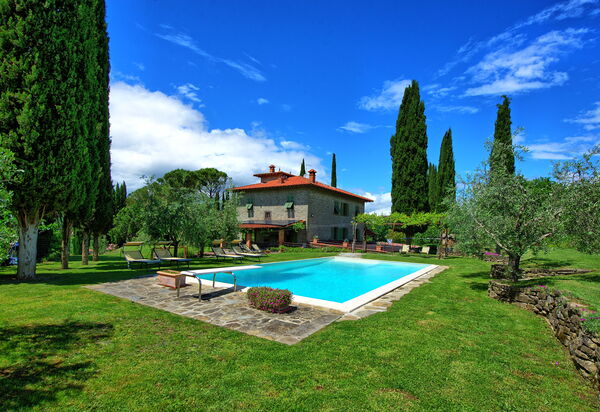 Villa Lo Scoiattolo: Draussen, Garten, Schwimmbad