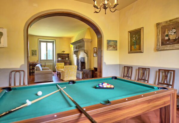 Villa Lo Scoiattolo: Wohnzimmer