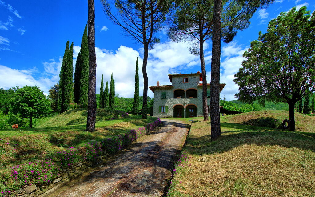 Villa Lo Scoiattolo: all'aperto, Giardino
