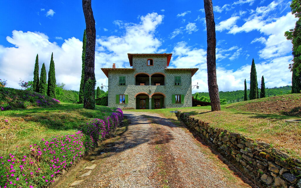 Villa Lo Scoiattolo: all'aperto, Giardino