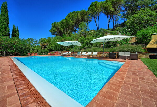 Casa Lucia: Draussen, Garten, Schwimmbad, Sommer