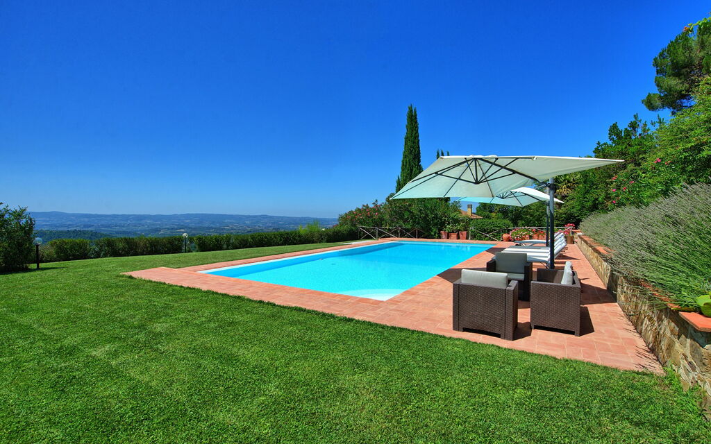 Casa Lucia: Garden, Pool