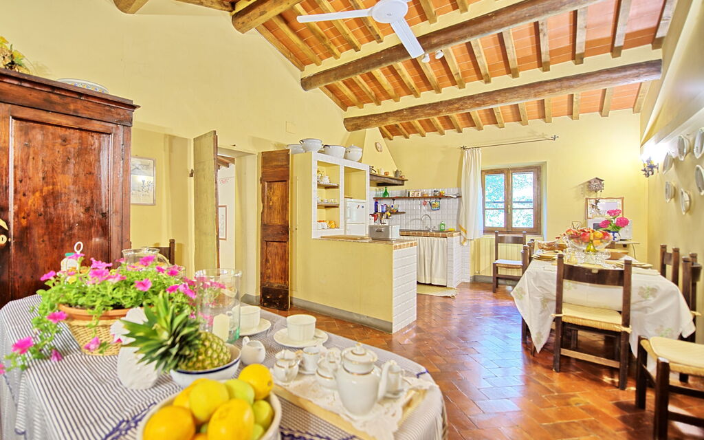 Villa Elisa: Dining Room, Kitchen