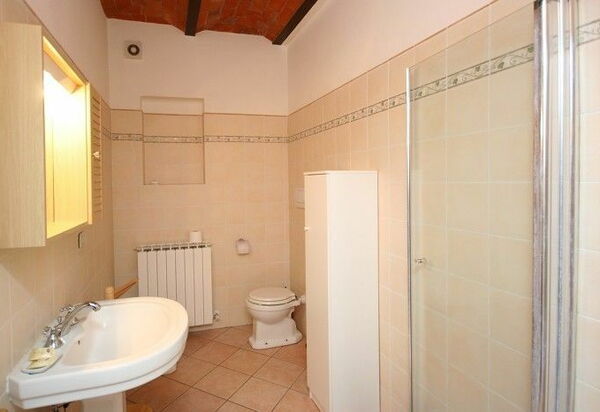 Pienza: Ванная комната