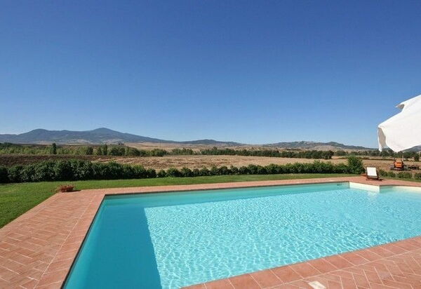 Pienza: бассейн