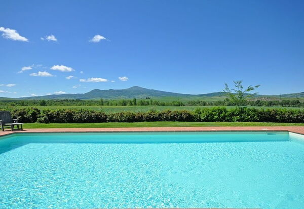 Pienza: бассейн